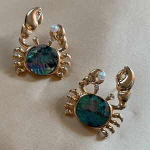 crab earrings A472